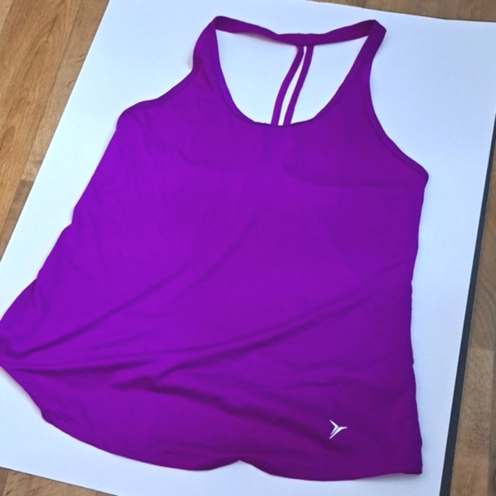 Old Navy Active go dry top